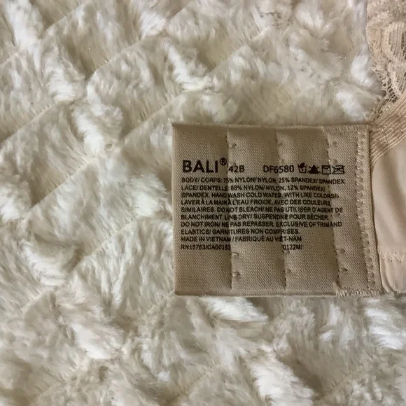 New Bali Smoothing Underwire Bra 42B Convertible Back Tan - Picture 8 of 8